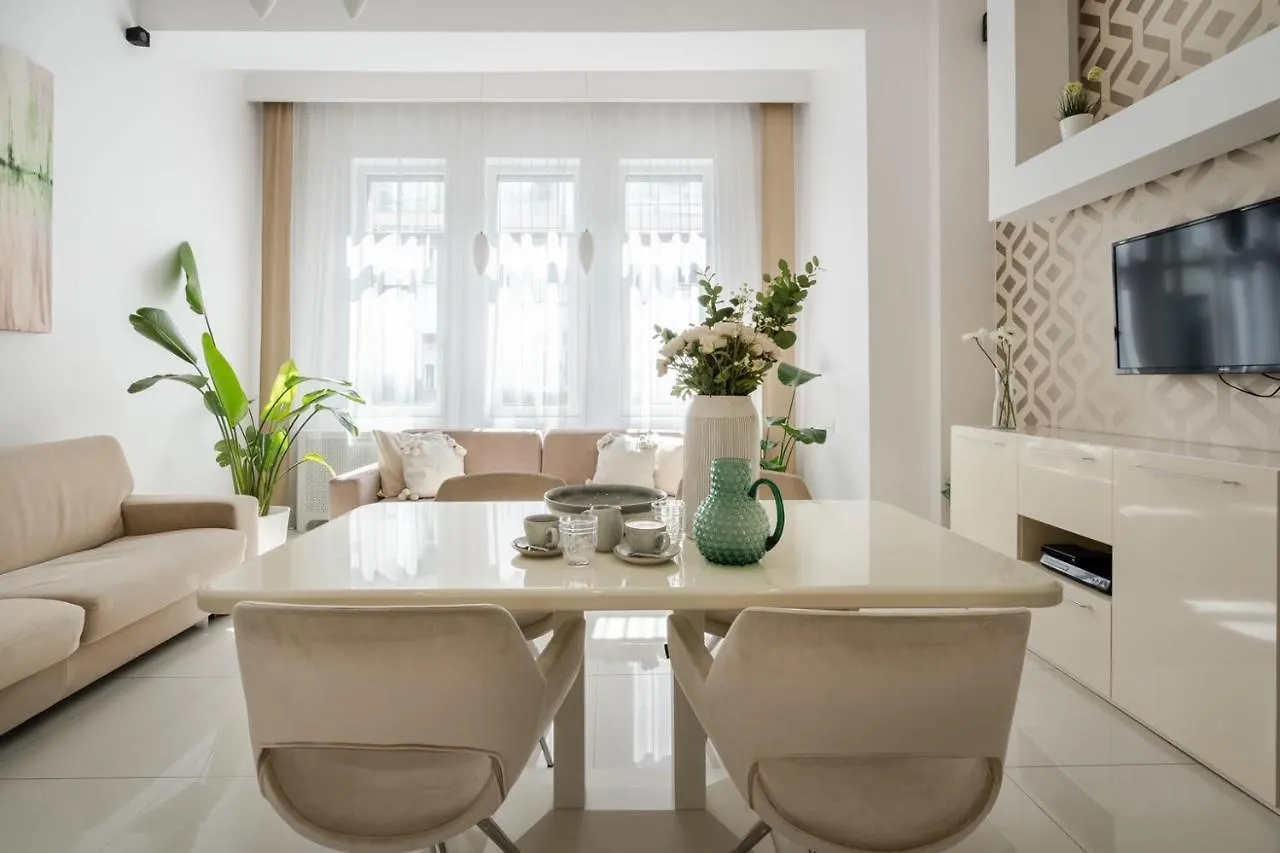 Beautiful Apartment In The Heart Of The City Budapest