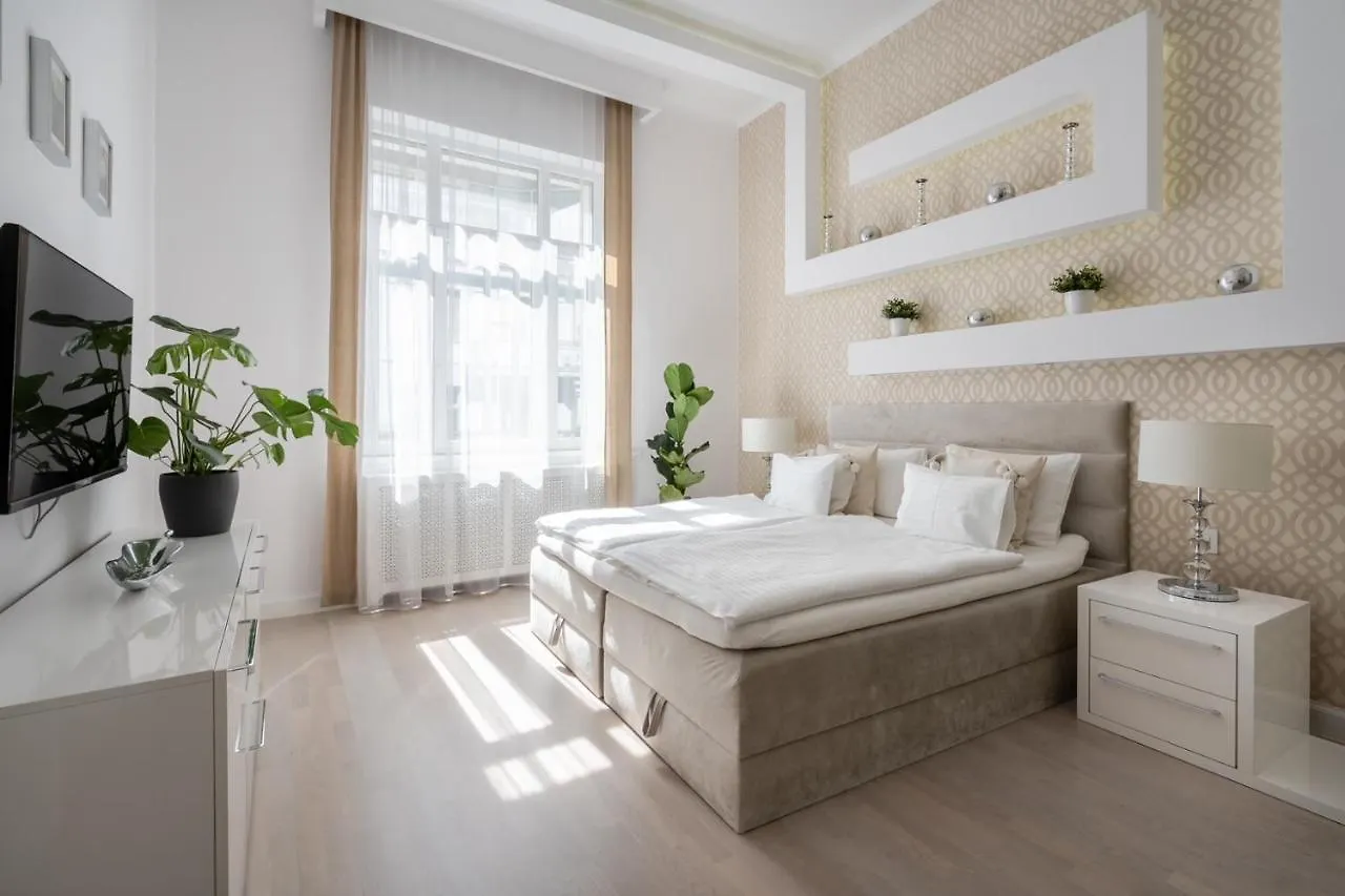 Beautiful Apartment In The Heart Of The City Budapest