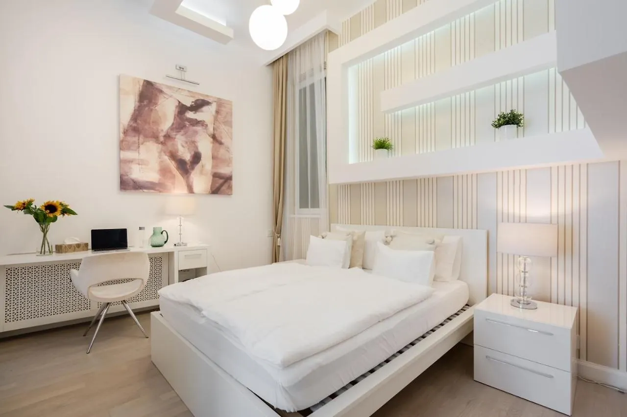 Beautiful Apartment In The Heart Of The City Budapest Hungary
