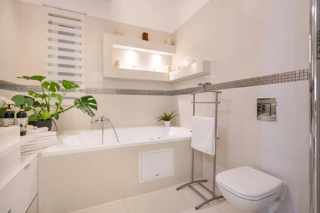 Beautiful Apartment In The Heart Of The City Budapest
